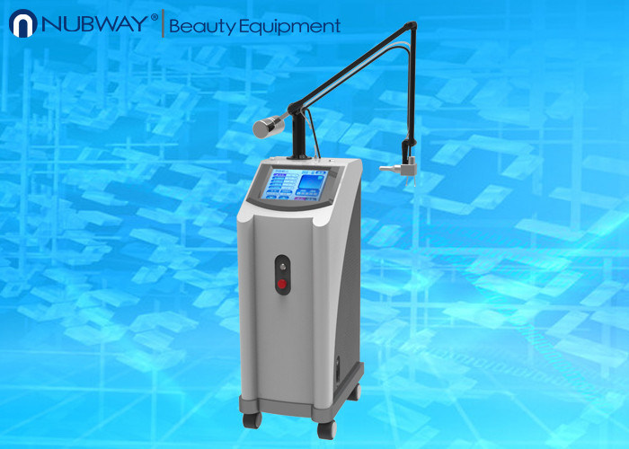 La macchina frazionaria del laser di CO2 per acne sfregia il trattamento, sbrigliamento dell'ustione