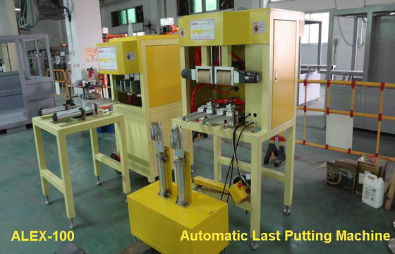 Scarpa completamente automatica che fa la linea di produzione