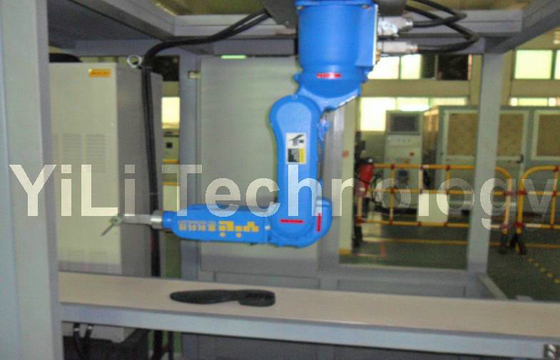 Scarpa completamente automatica che fa la linea di produzione